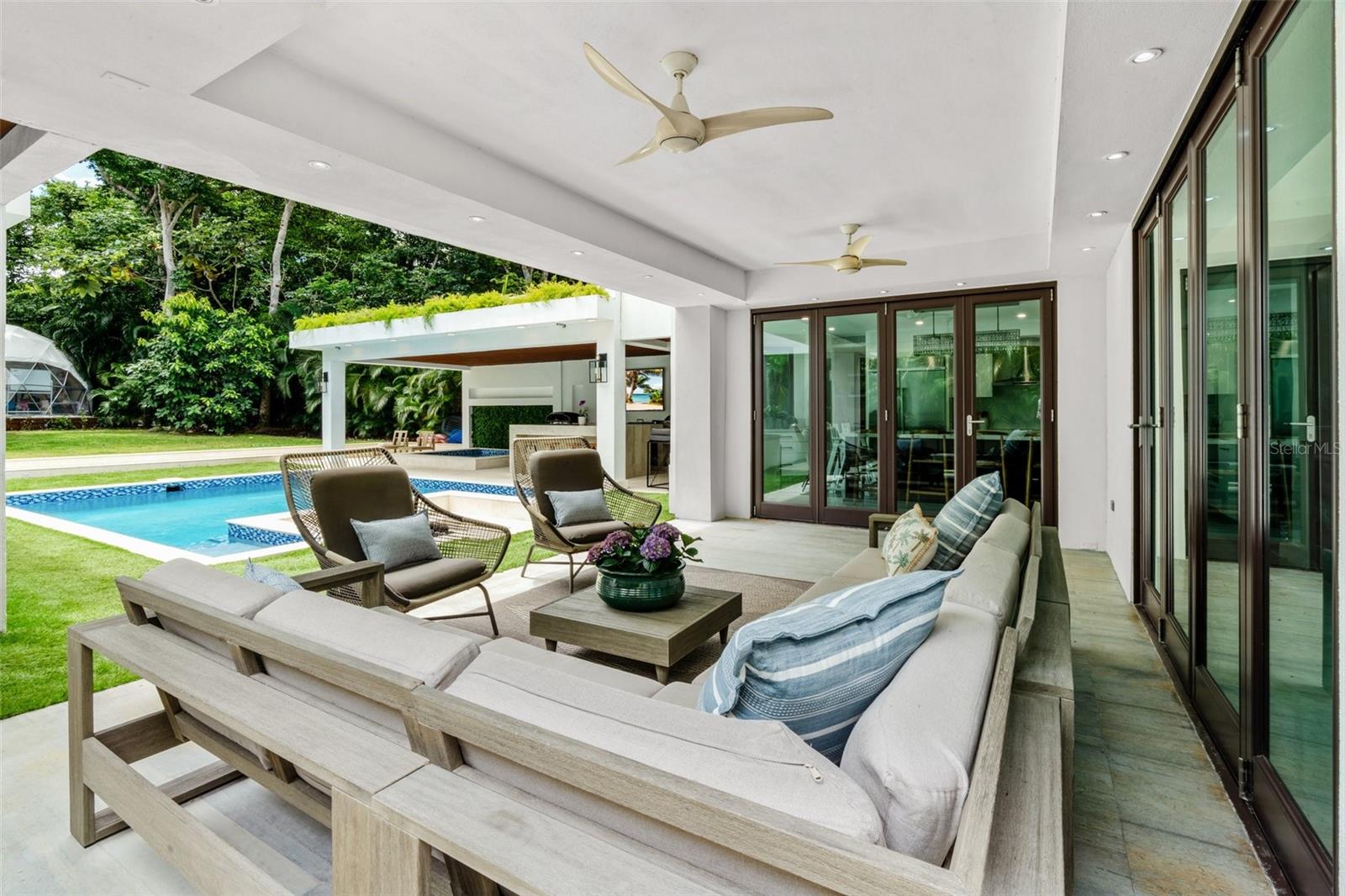 PR9119303 Property Photo