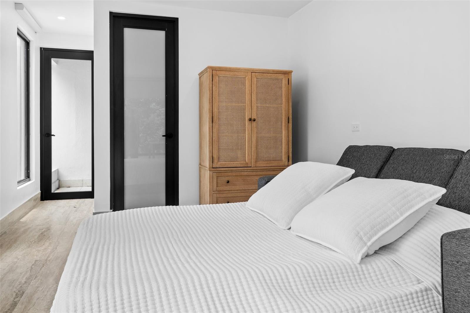 PR9119303 Property Photo