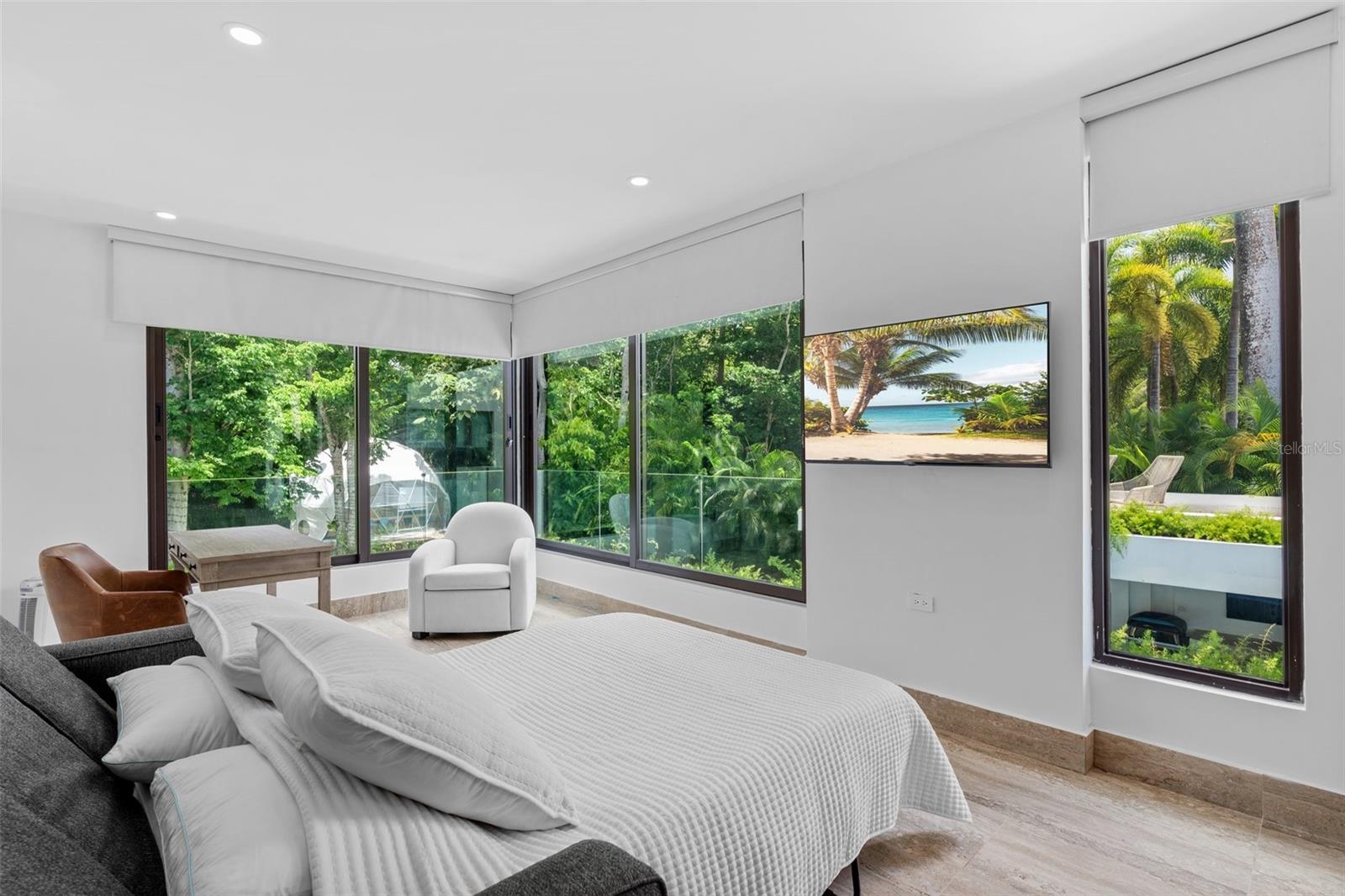 PR9119303 Property Photo