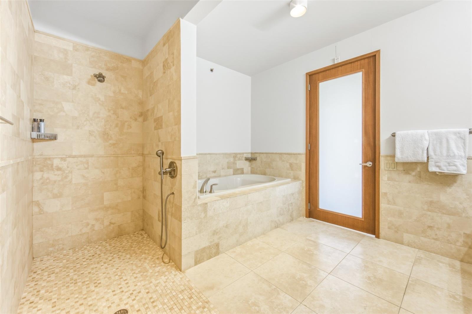 PR9119314 Property Photo