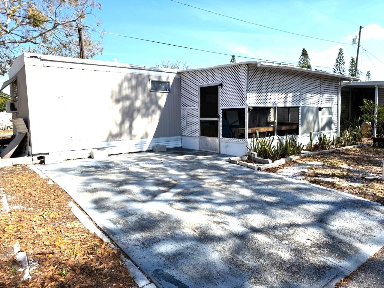 TB8476682 Property Photo