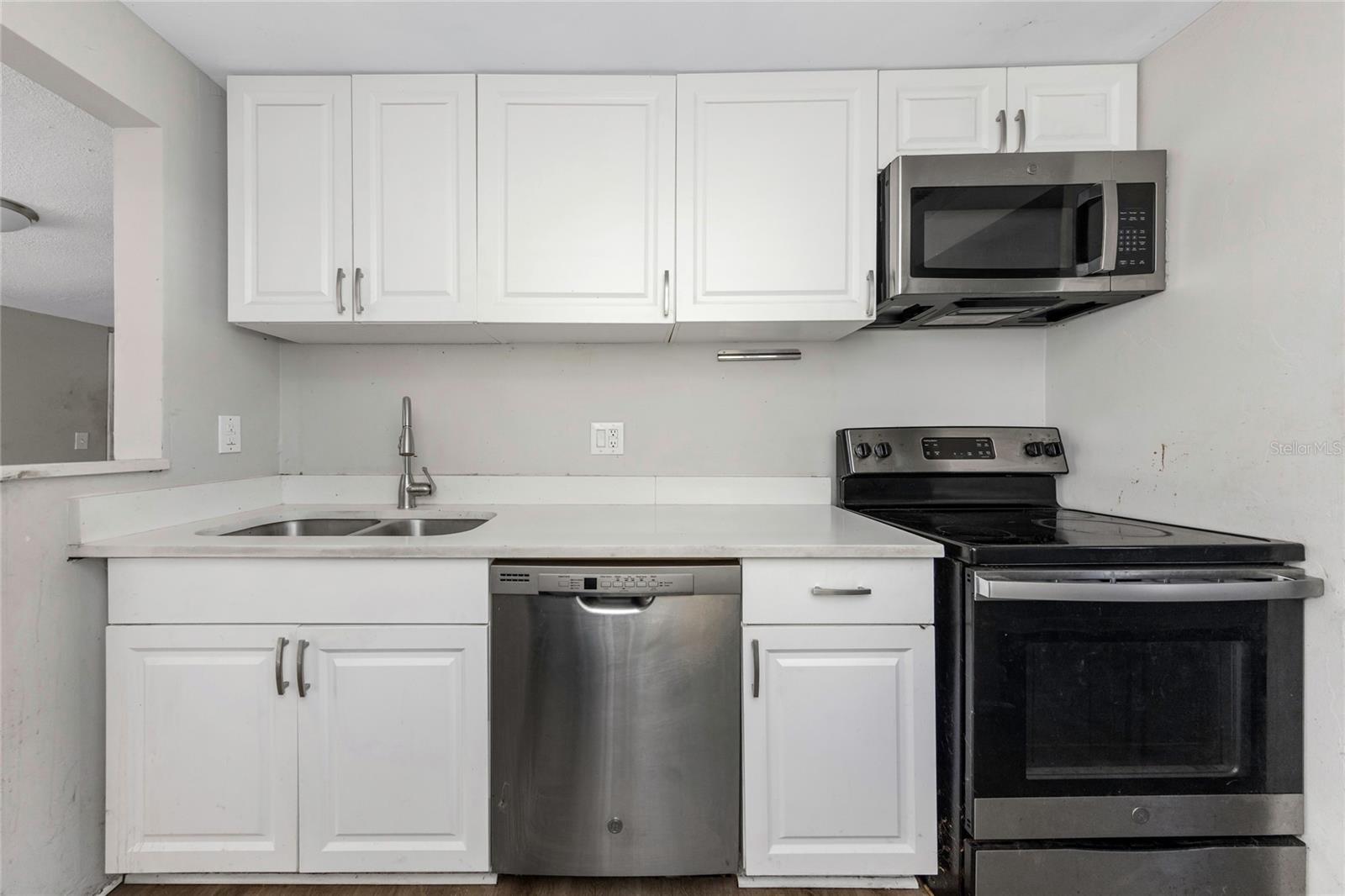 Kitchen - Right View