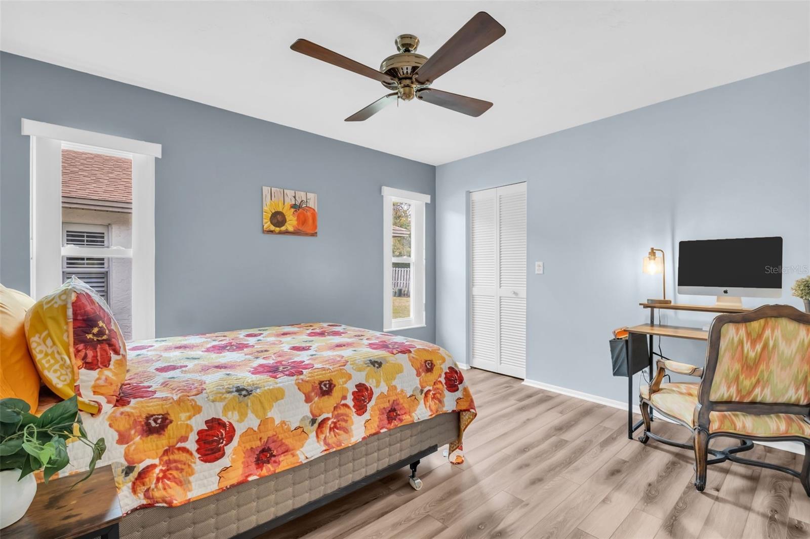 Spacious guest suite or the perfect office/craft room with endless possibilities~