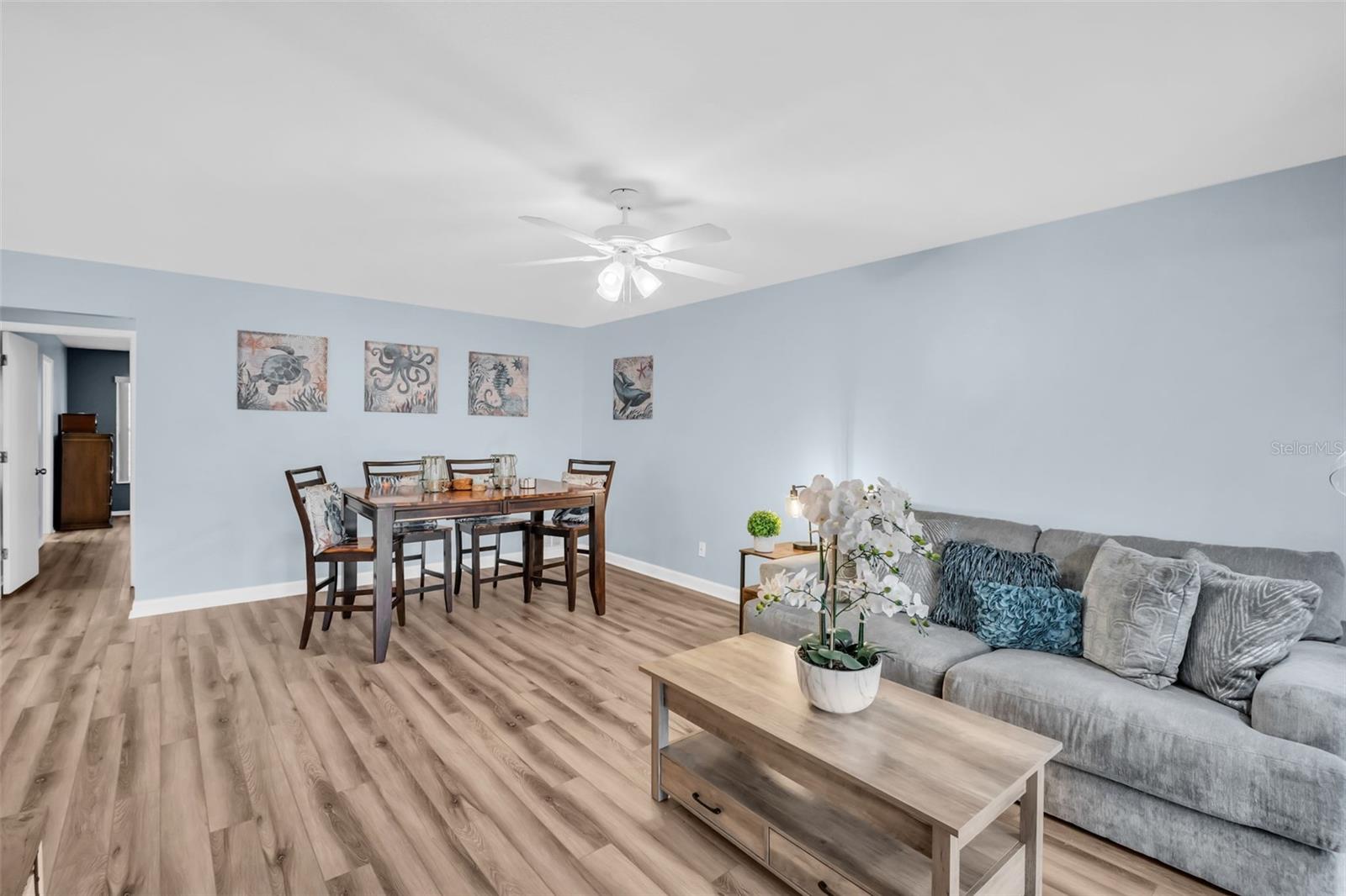 Living/dining room combo for easy living & entertaining~