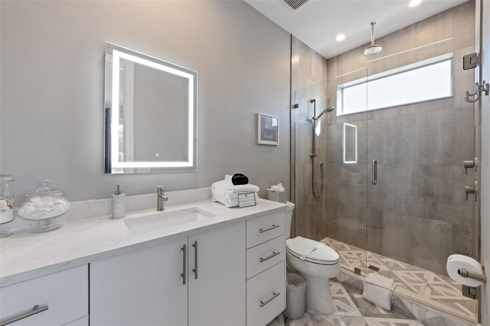 A4682764 Property Photo