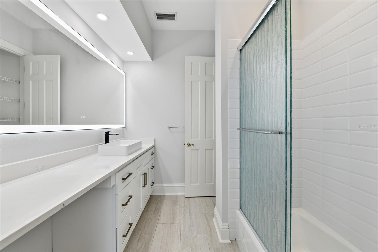 A4682766 Property Photo