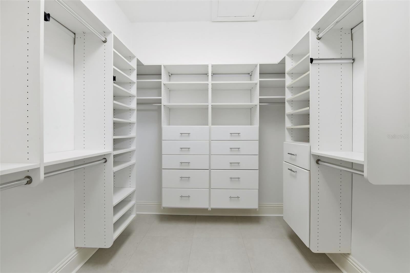 A4682766 Property Photo