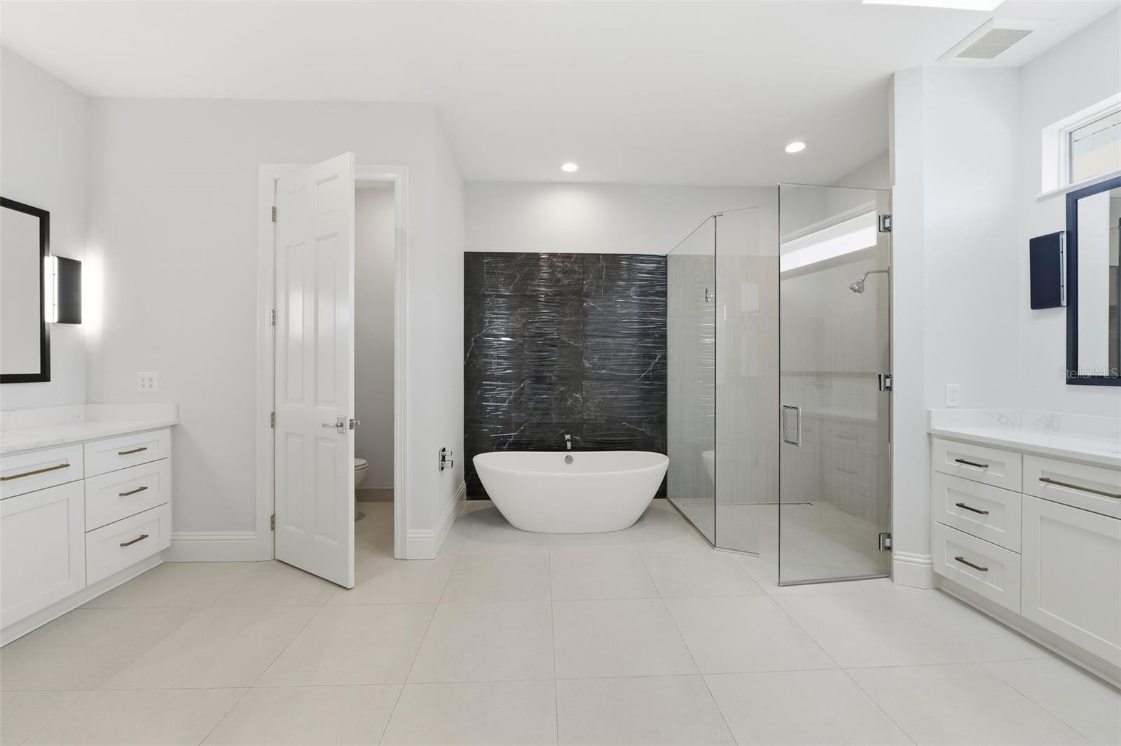 A4682766 Property Photo