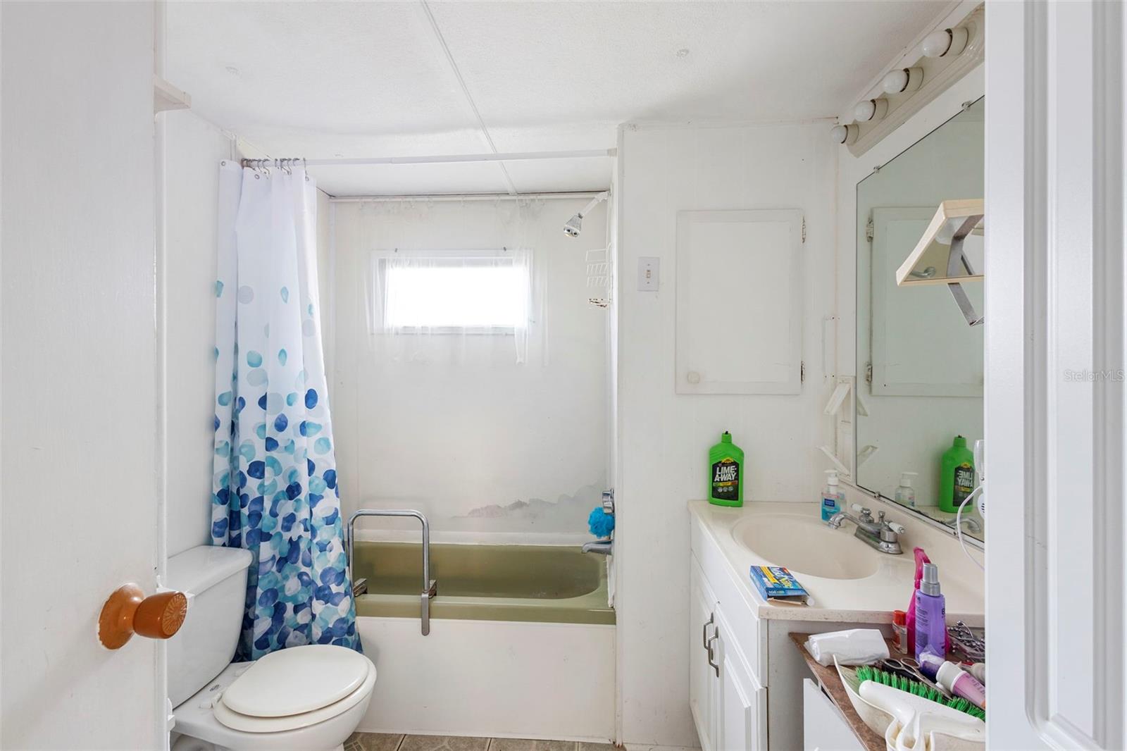 O6382977 Property Photo