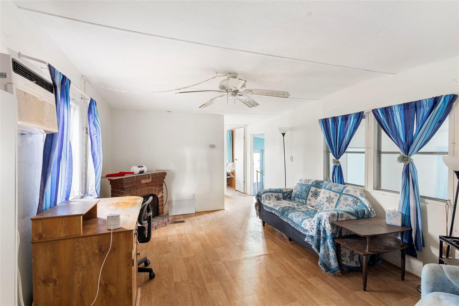 O6382977 Property Photo