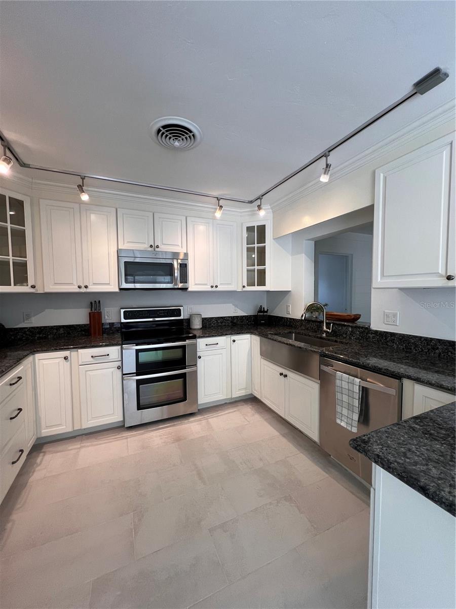 2724 MONTEREY ST, SARASOTA, FL, 34231