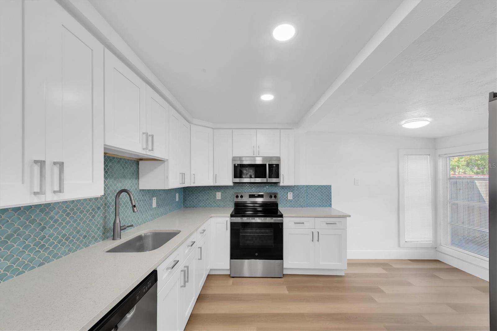 358 BOCA CIEGA DR, MADEIRA BEACH, FL, 33708