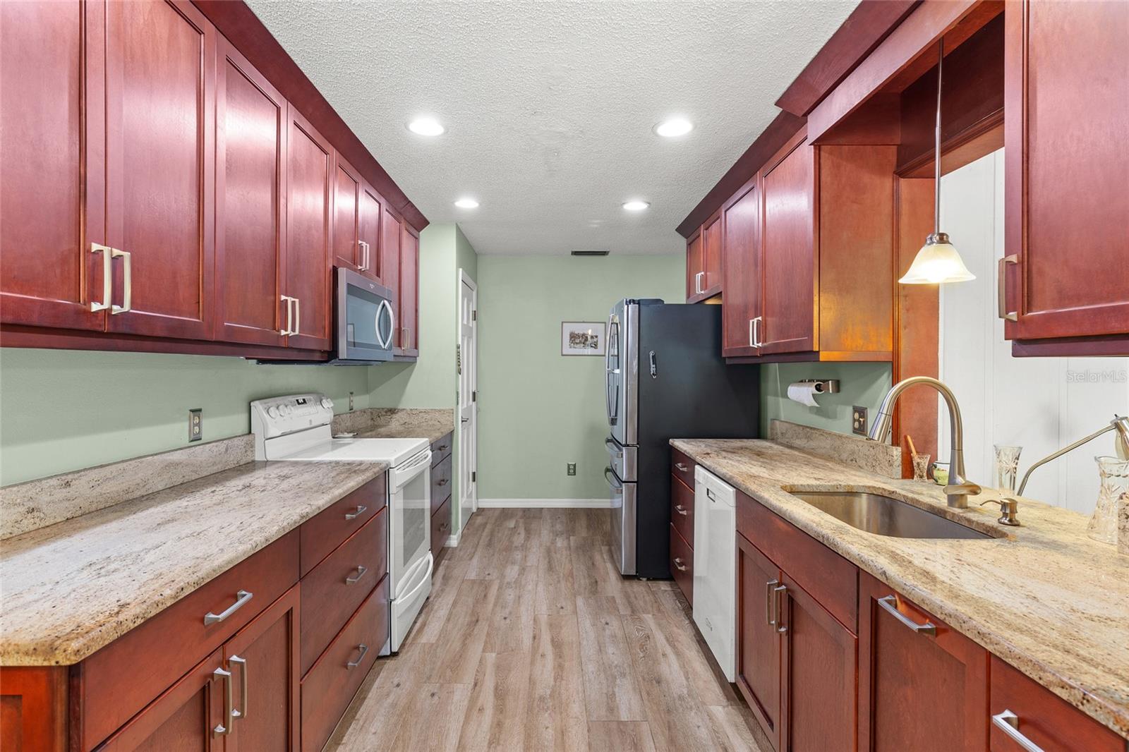 2080 APRICOT DR, DELTONA, FL, 32725