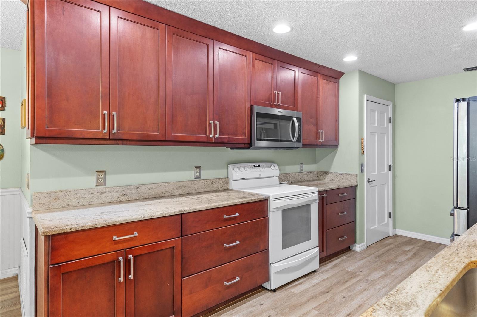 2080 APRICOT DR, DELTONA, FL, 32725