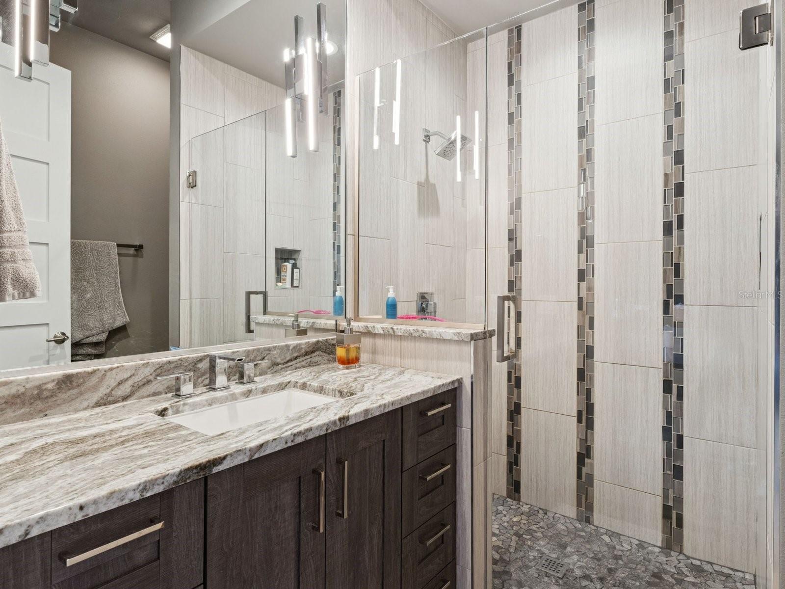 O6383050 Property Photo