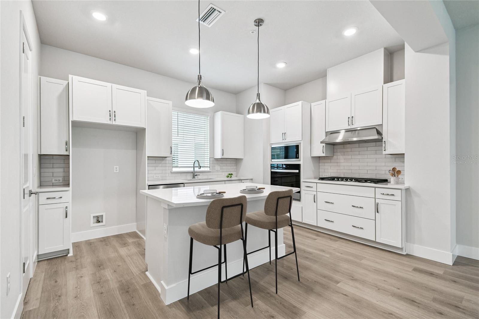 TB8476950 Property Photo