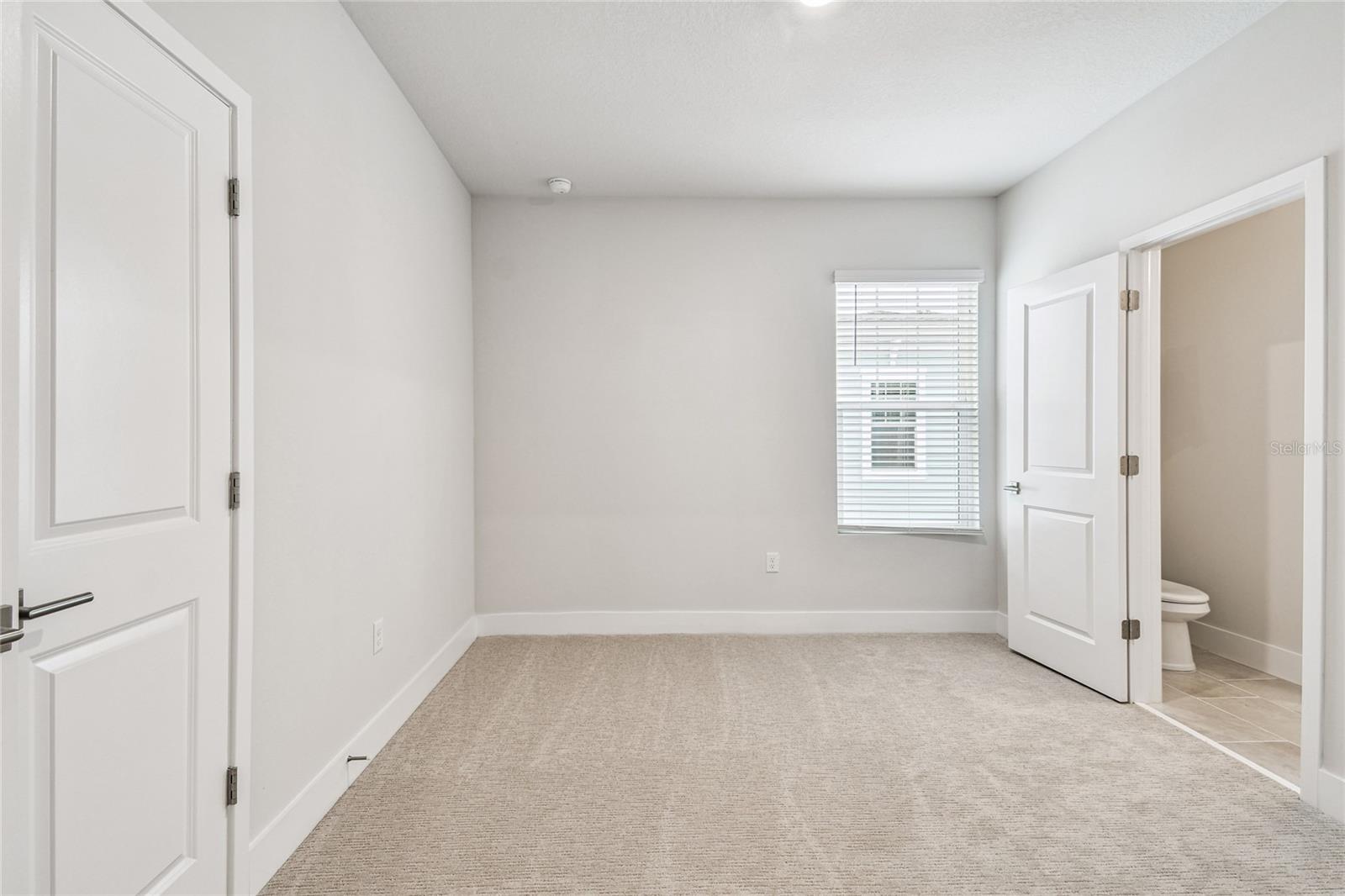 TB8476950 Property Photo