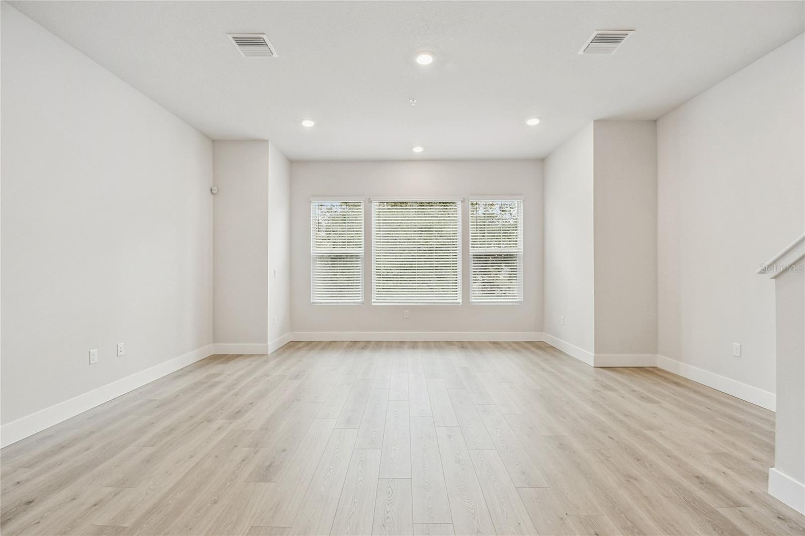 TB8476950 Property Photo