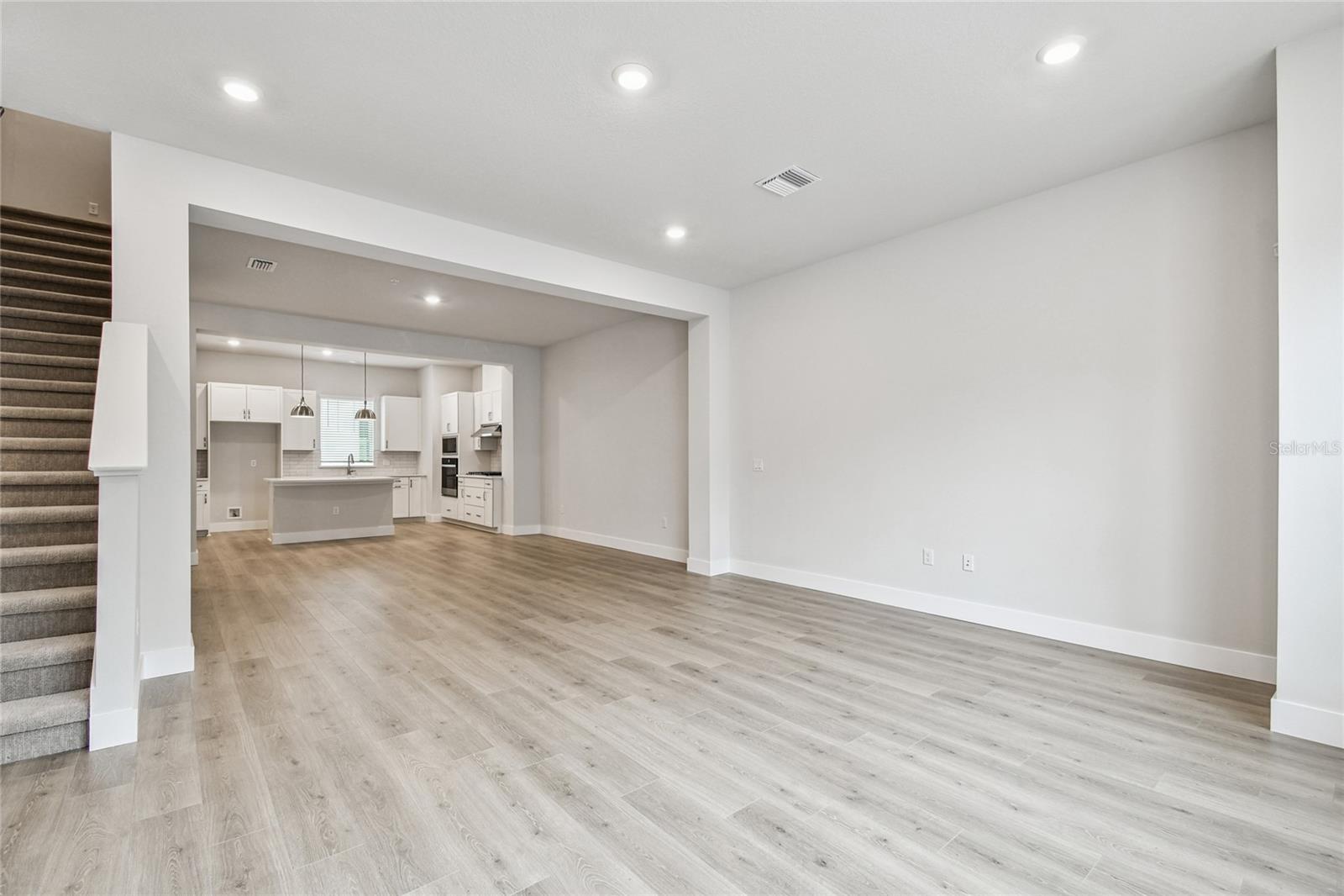 TB8476950 Property Photo