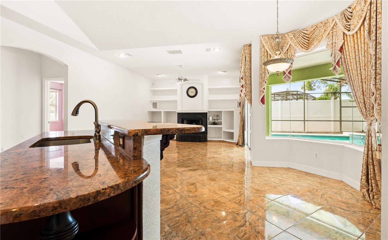 8022 CANYON LAKE CIR, ORLANDO, FL, 32835