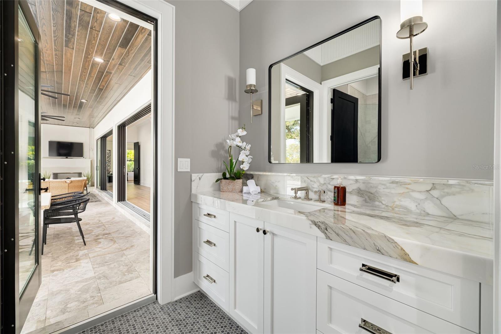 TB8476983 Property Photo