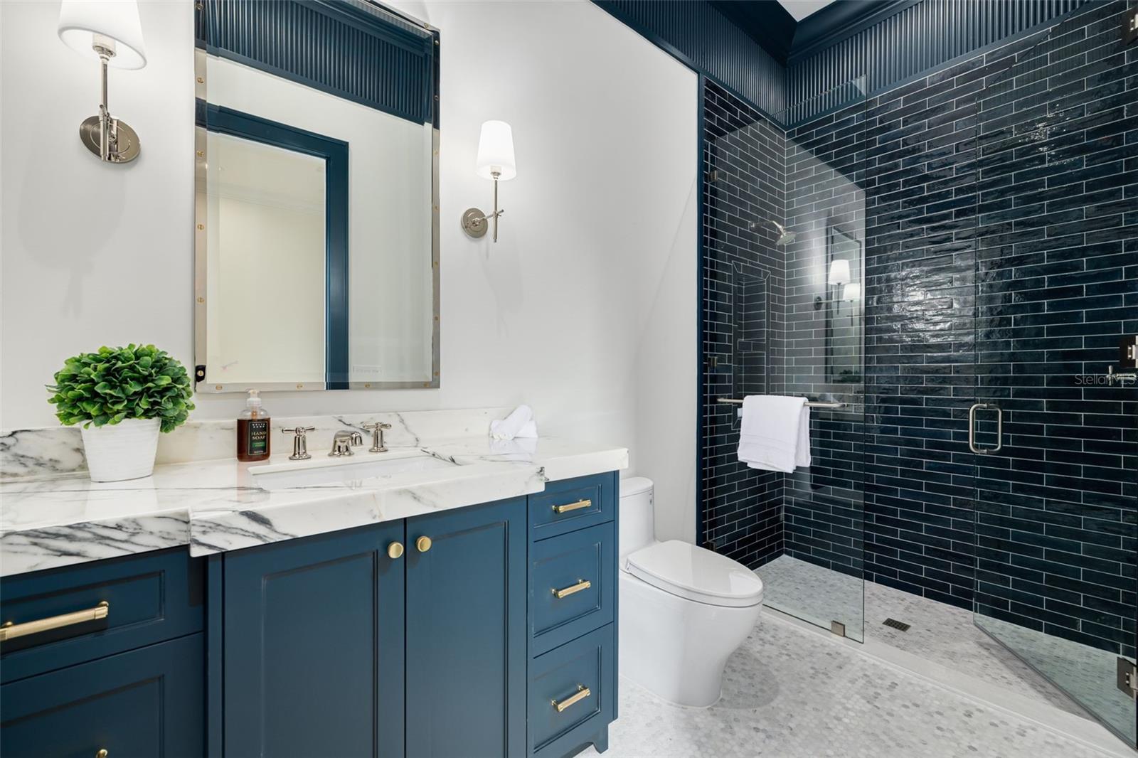 TB8476983 Property Photo