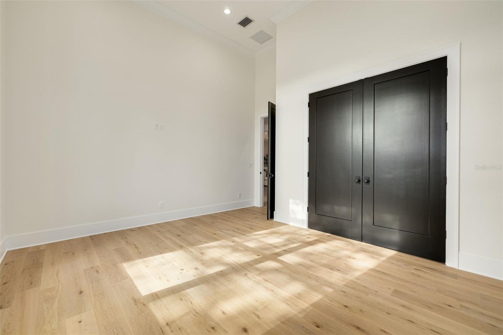 TB8476983 Property Photo