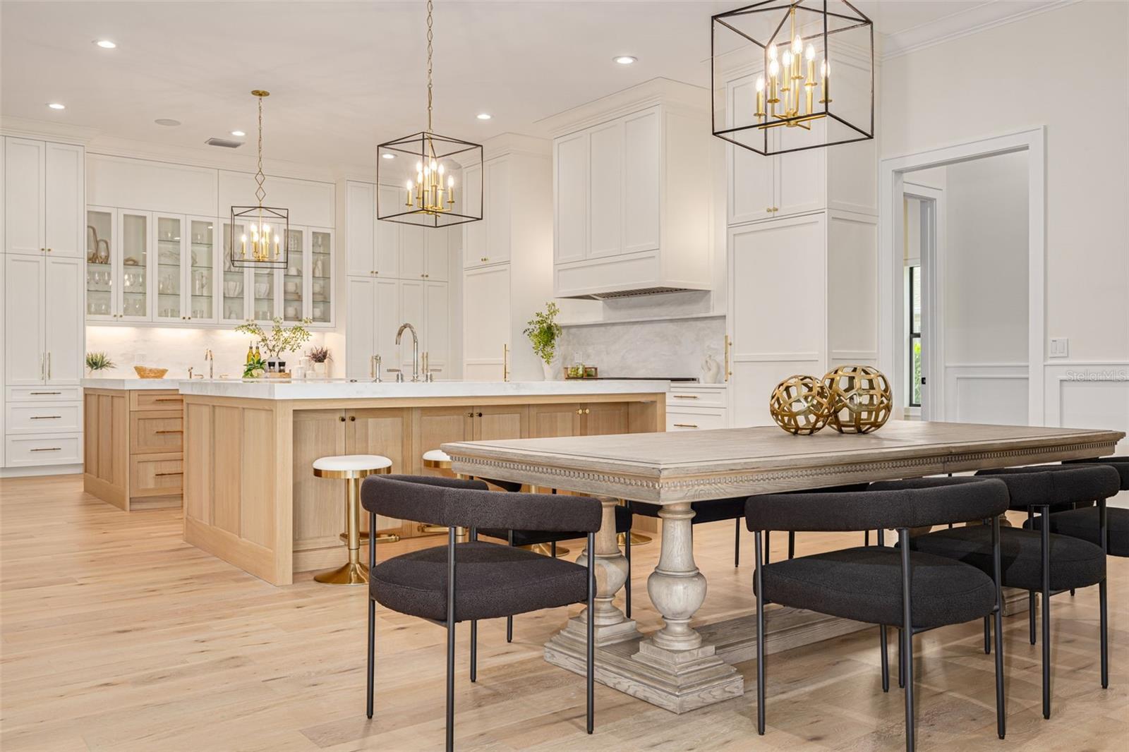 TB8476983 Property Photo