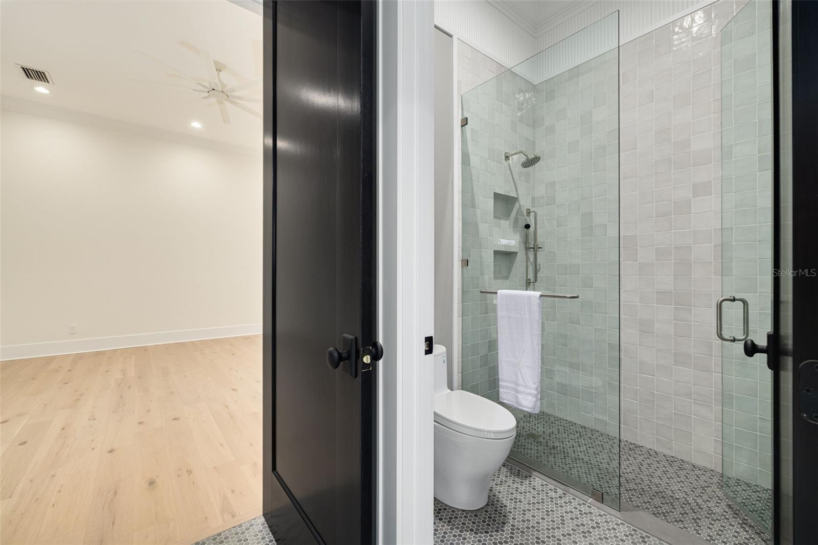 TB8476983 Property Photo