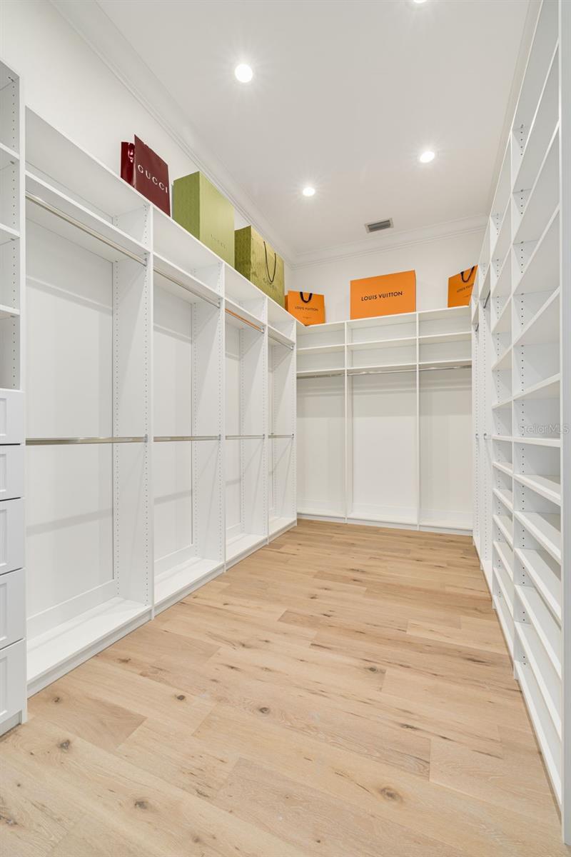 TB8476983 Property Photo