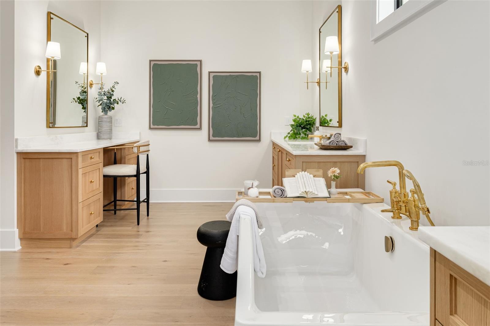 TB8476983 Property Photo