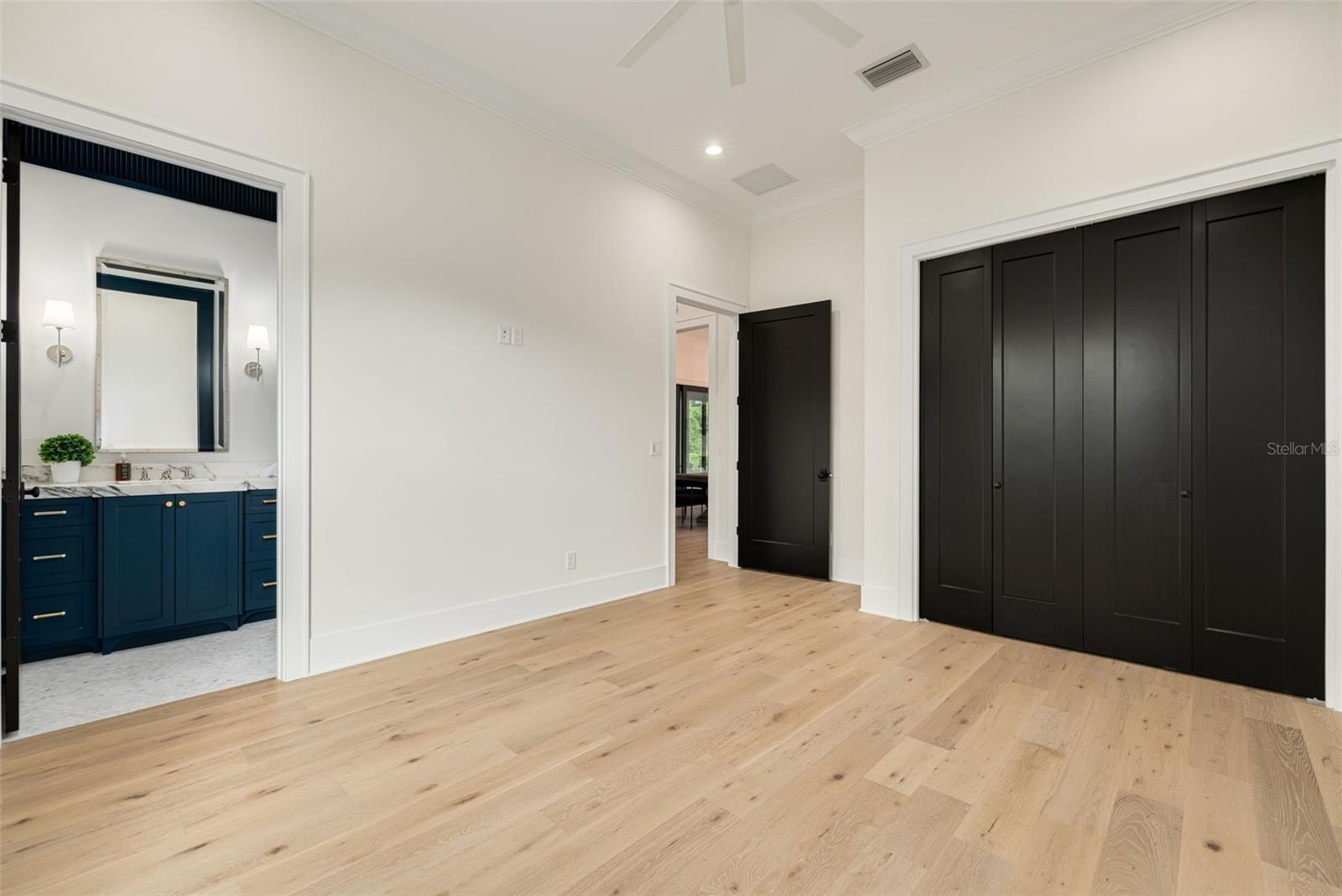 TB8476983 Property Photo