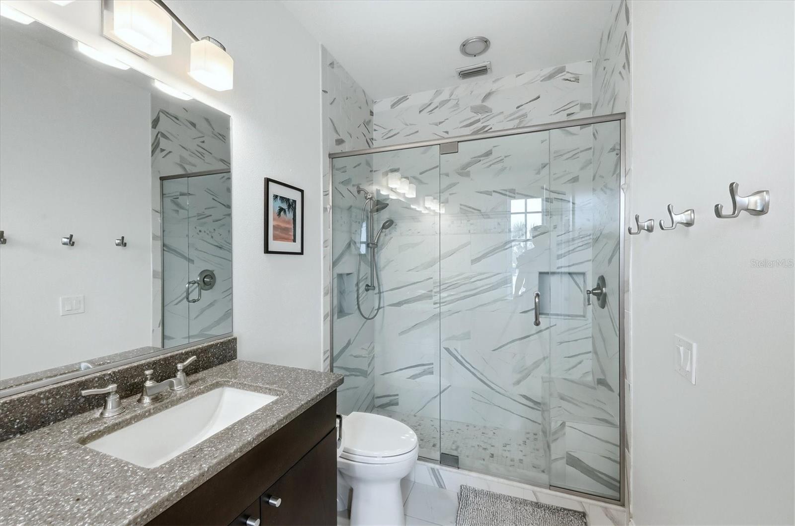 D6146199 Property Photo