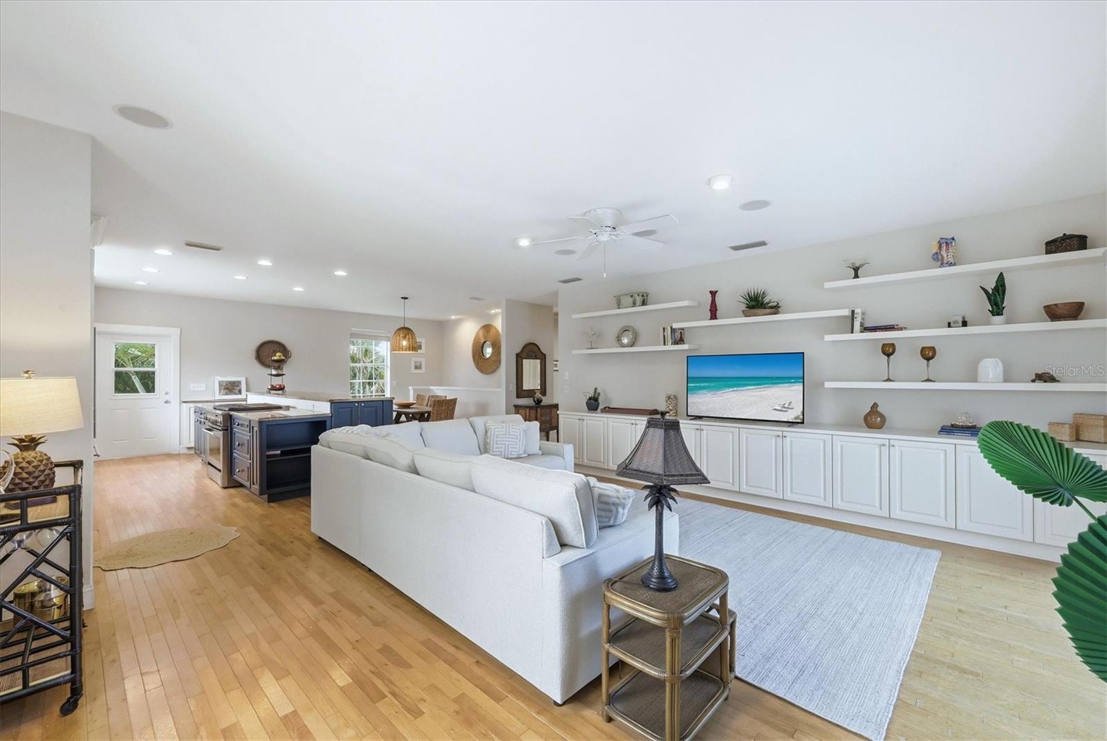 D6146199 Property Photo