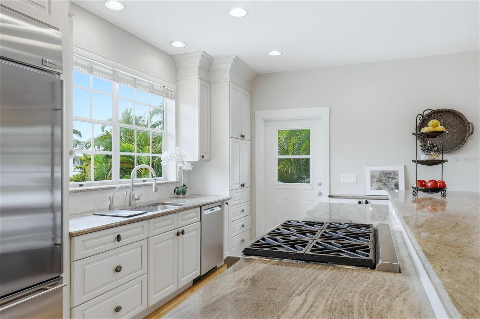 D6146199 Property Photo