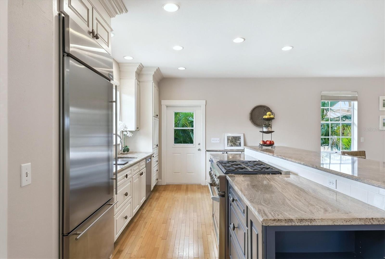 D6146199 Property Photo