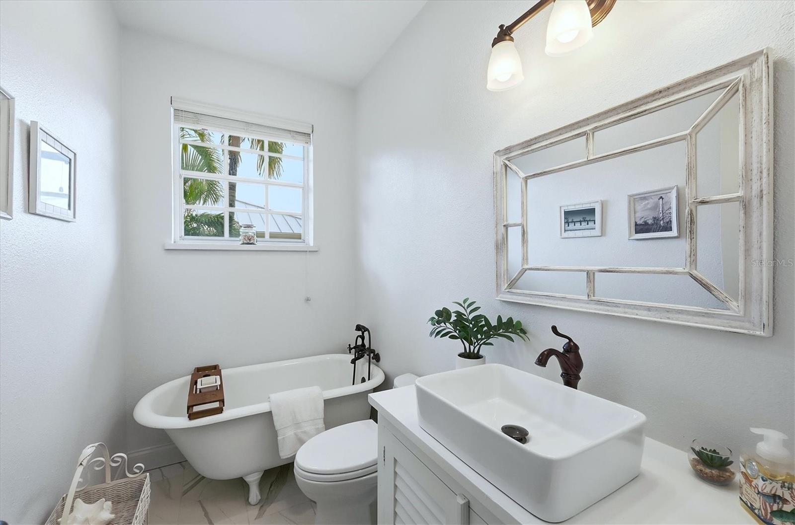 D6146199 Property Photo