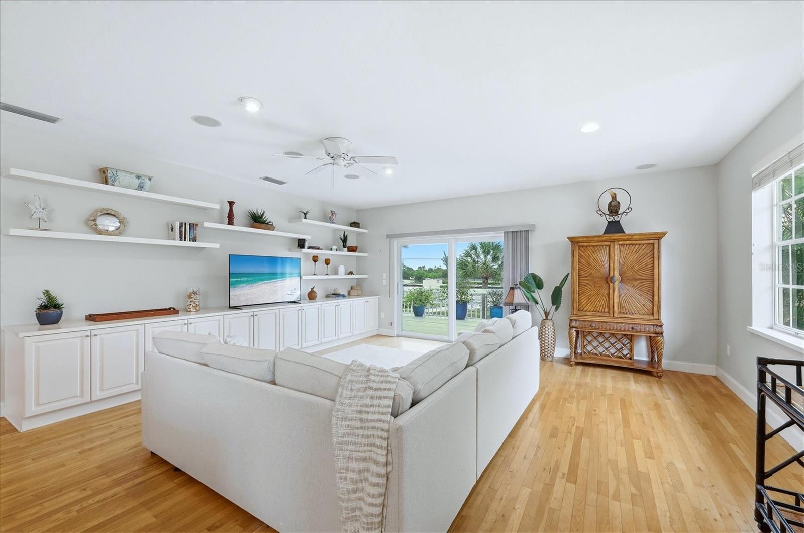 D6146199 Property Photo