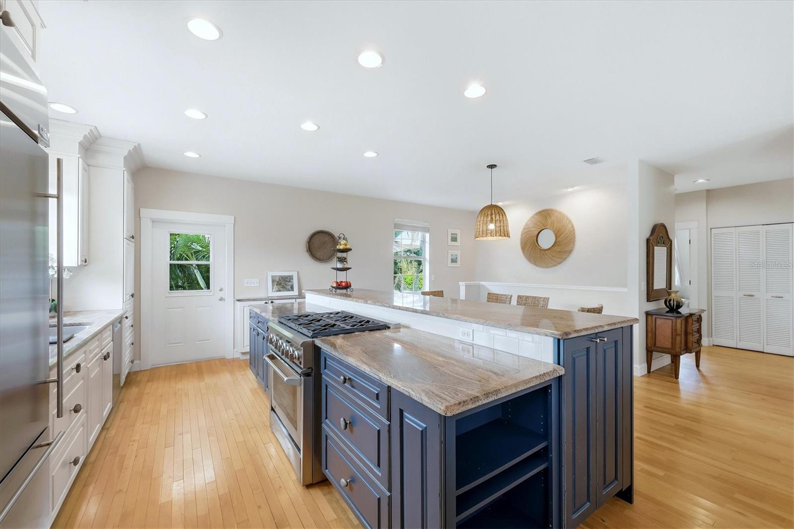 D6146199 Property Photo