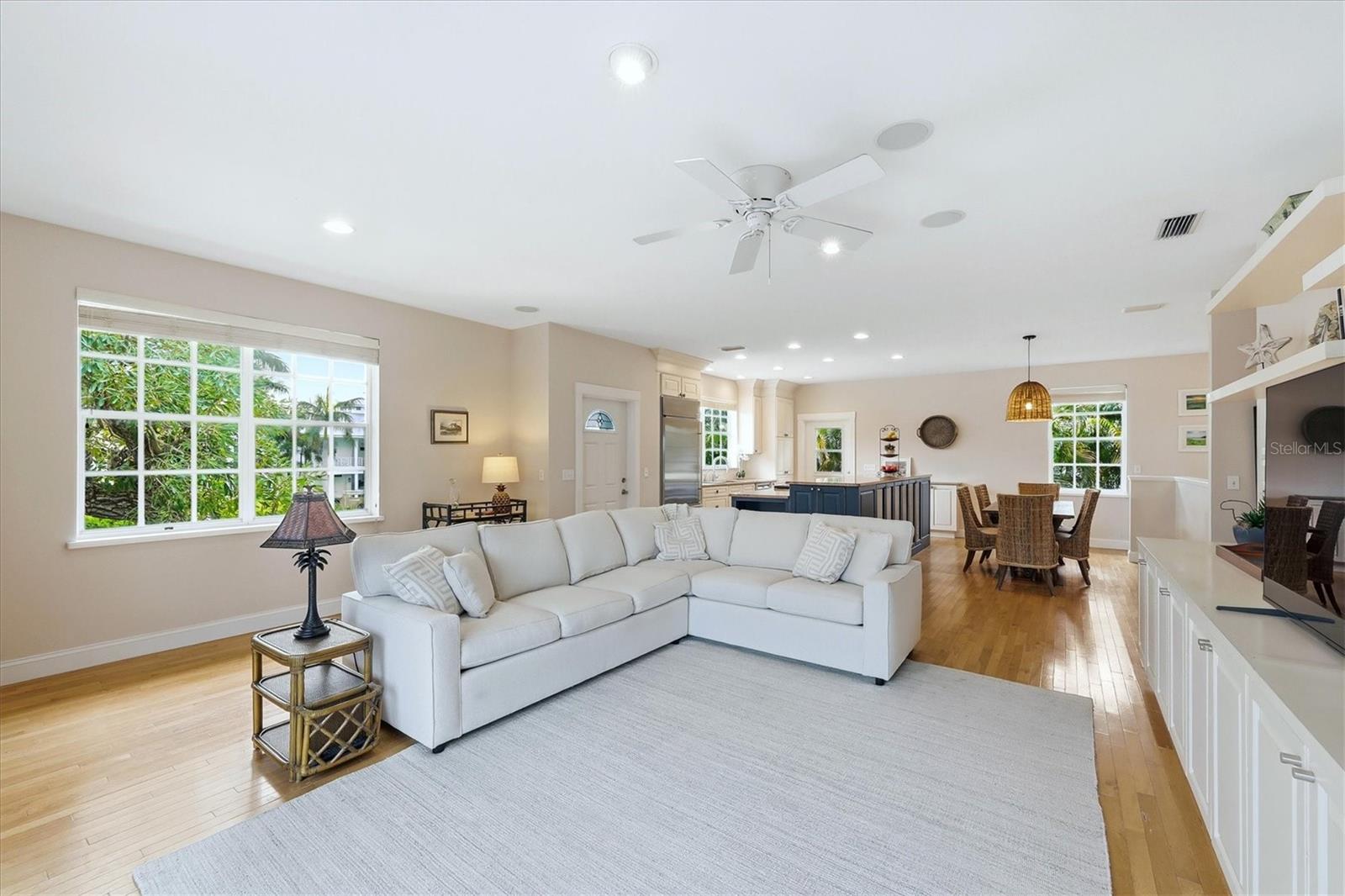 D6146199 Property Photo