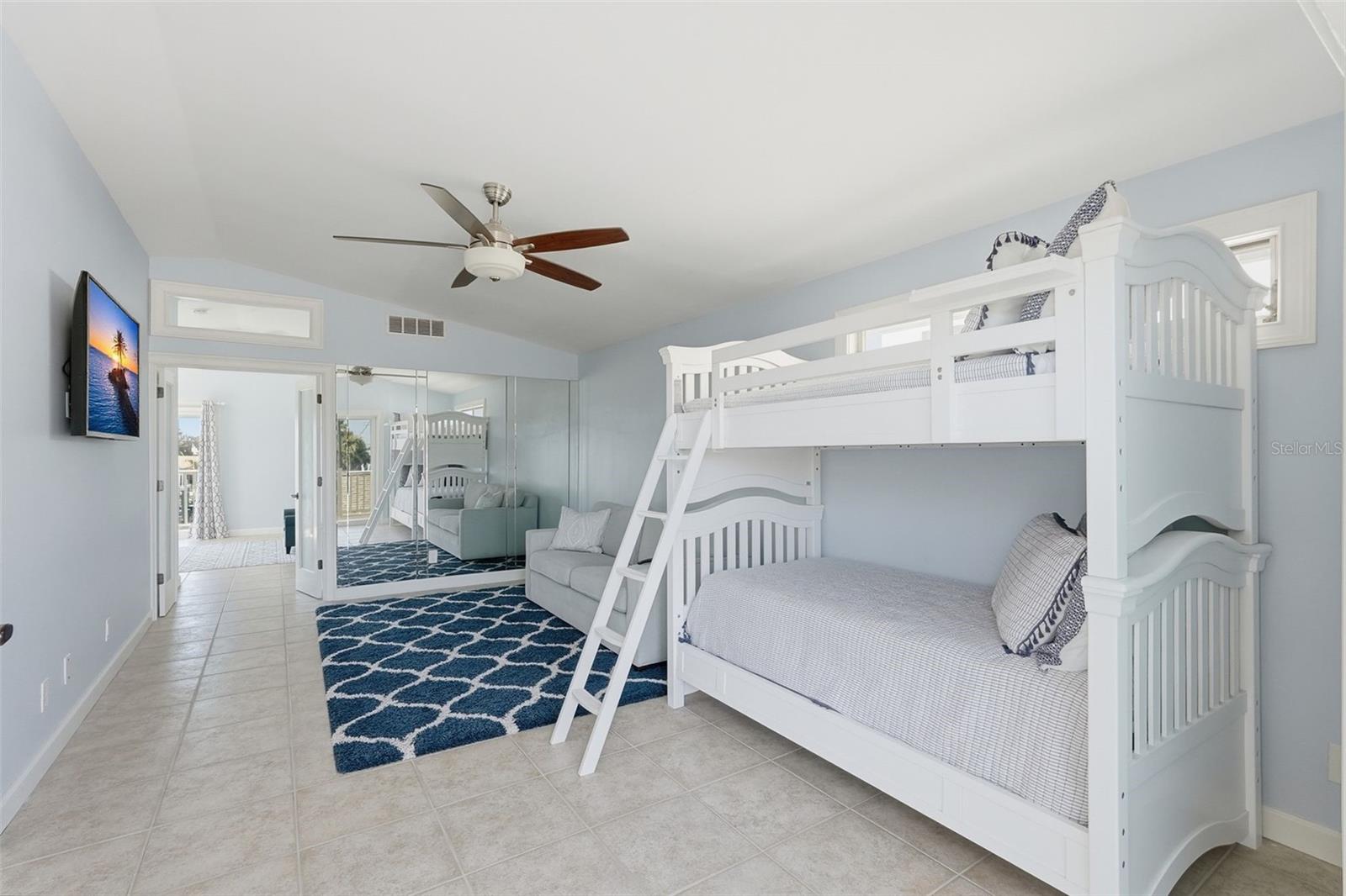 TB8477064 Property Photo