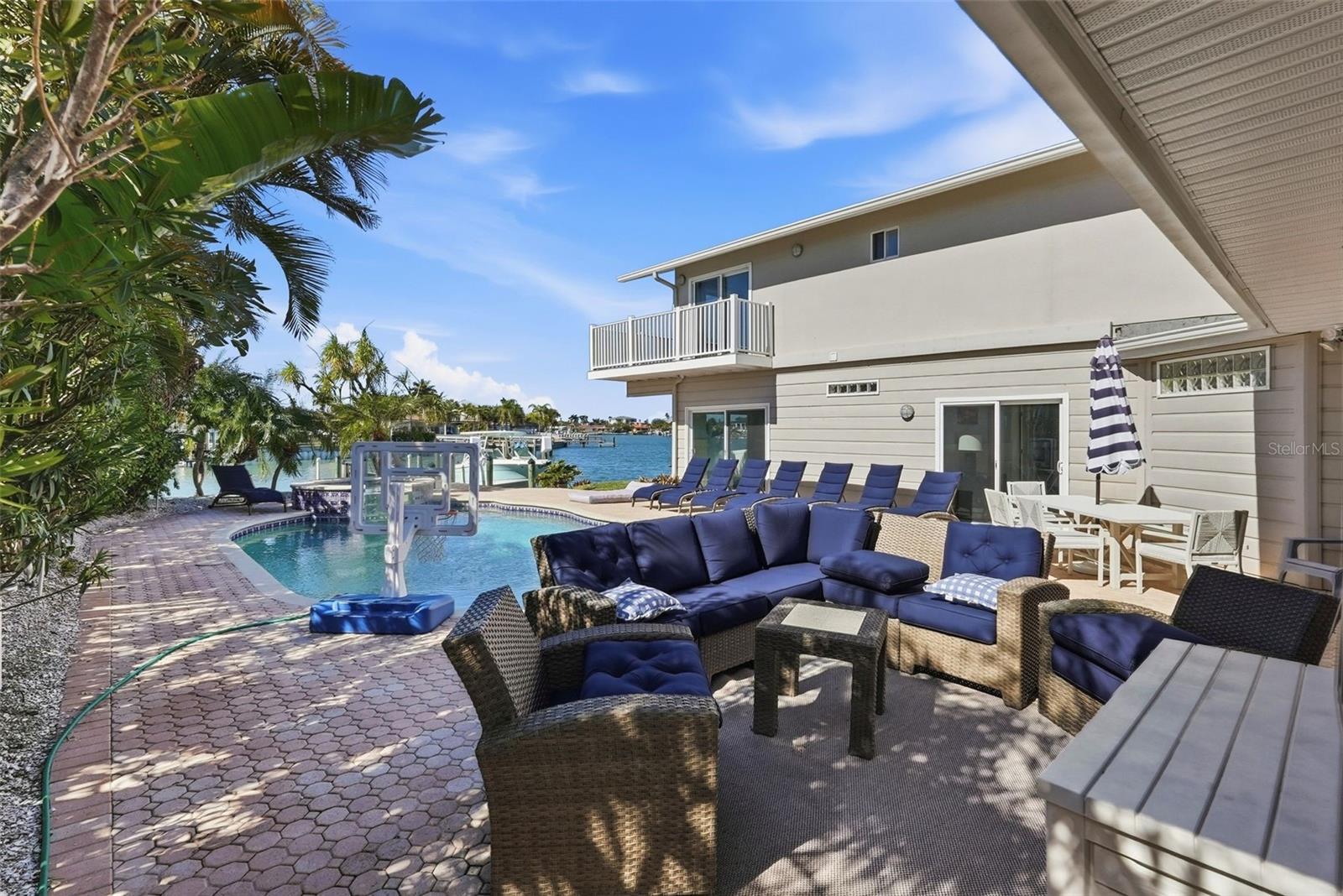 TB8477064 Property Photo