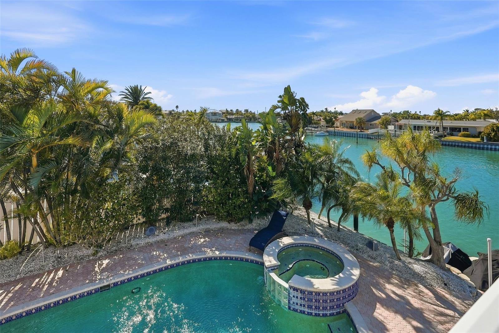 TB8477064 Property Photo