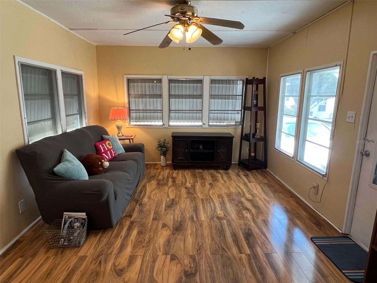 TB8477075 Property Photo