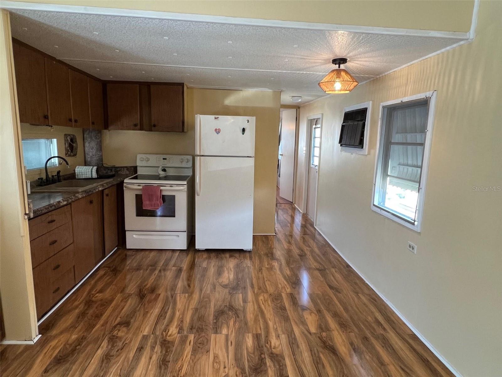 TB8477075 Property Photo