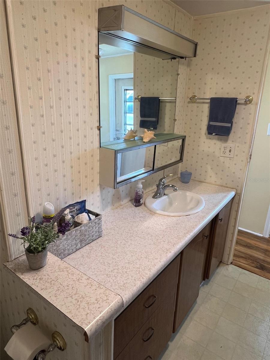 TB8477075 Property Photo