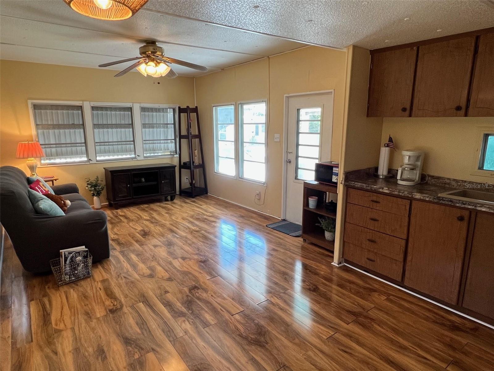 TB8477075 Property Photo