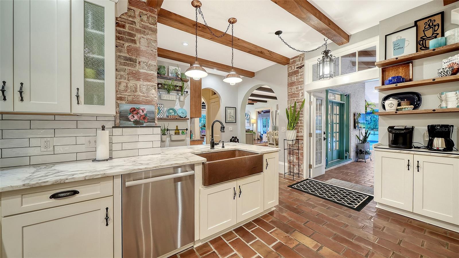 A4682843 Property Photo