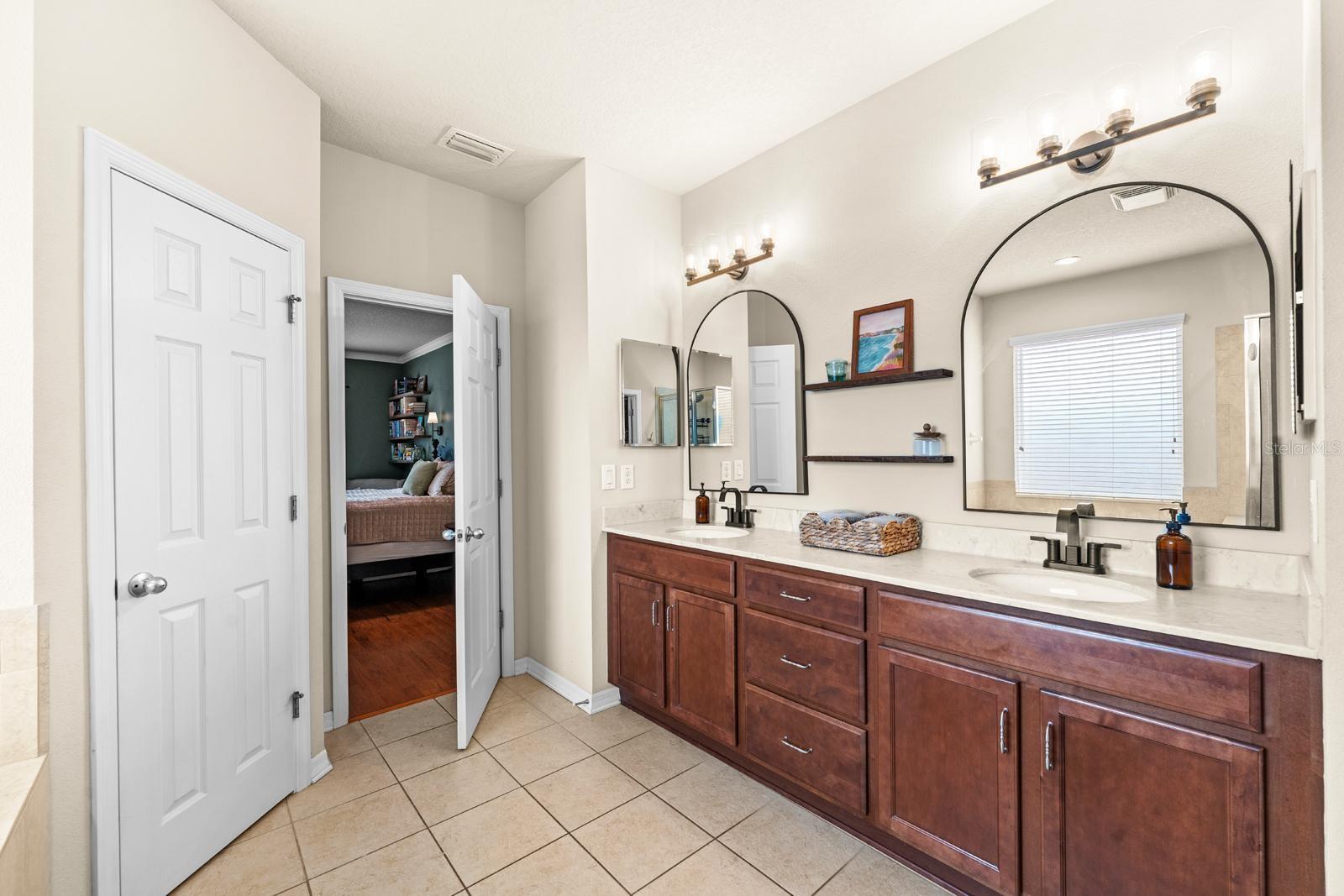 15906 STARLING CROSSING DR, LITHIA, FL, 33547