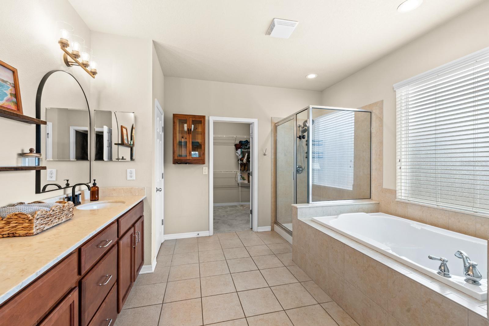 15906 STARLING CROSSING DR, LITHIA, FL, 33547